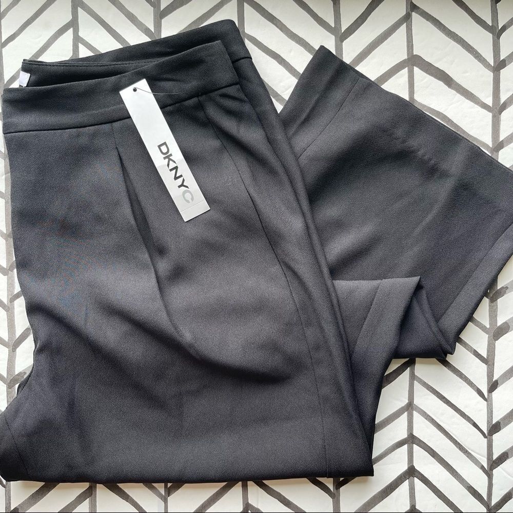 NWT DKNY Pleated Cropped Black Dress Pants